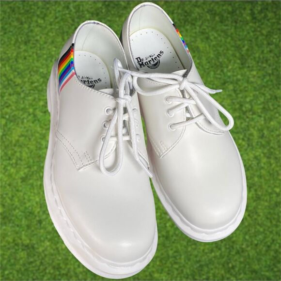 Doctor Martin Women's White Oxfords - Picture 1 of 6